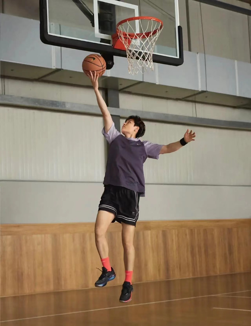 卓越球技赛场施展，实力雄厚看点不断的简单介绍