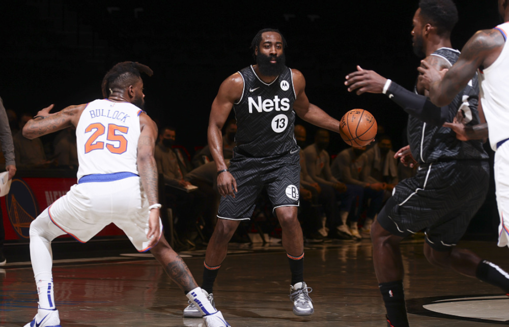 开云平台-罗克队双塔表现抢眼，灭雷霆保持东部第六位置的简单介绍