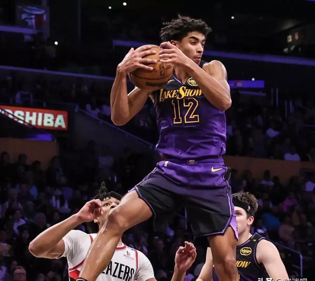 湖人外线射手火力全开,稳稳领先对手的简单介绍 湖人外线射手火力全开,稳稳领先对手的简单介绍