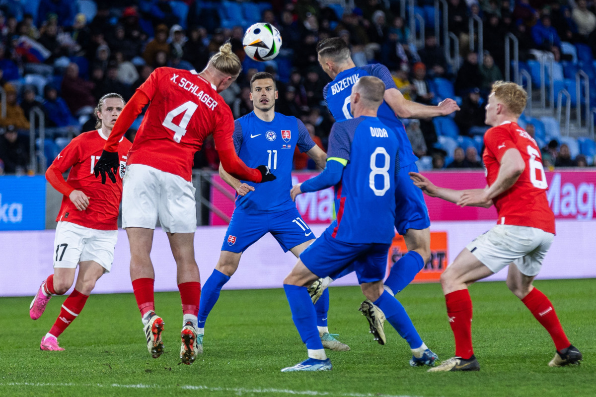 开云体育中国-精英球员对决,场上激战不断精彩绝伦的简单介绍