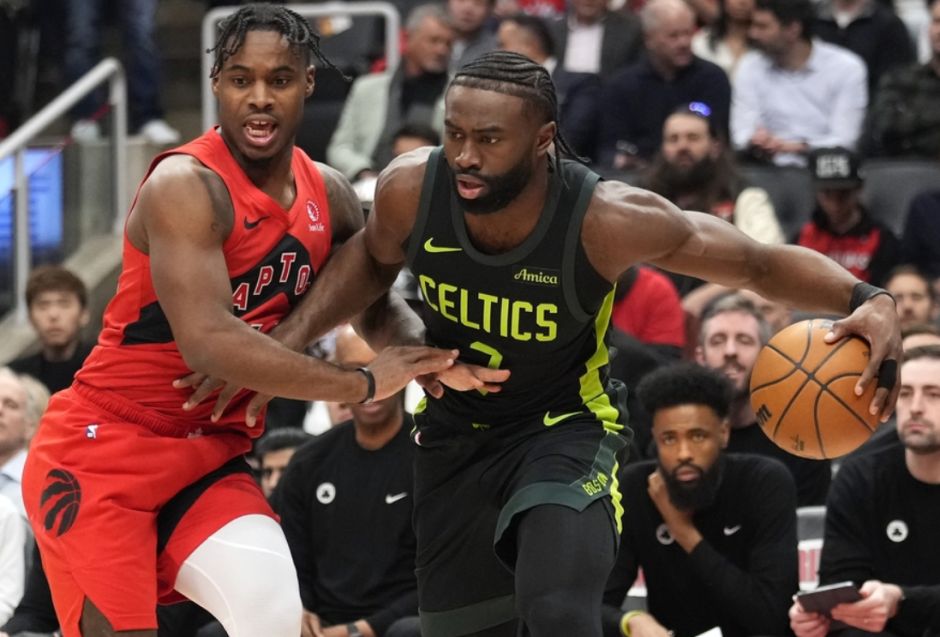 开云体育入口-包含猛龙击败凯尔特人，保持不败战绩，西区豪强的词条