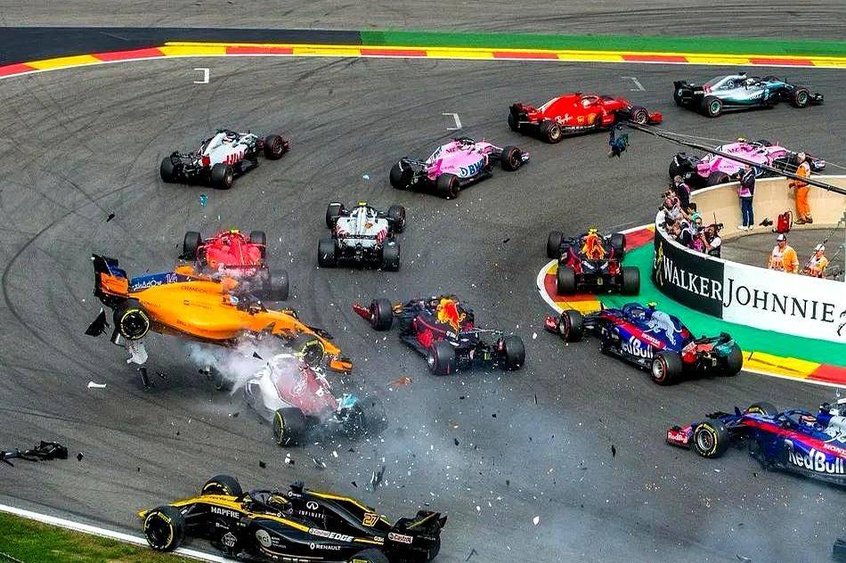 开云平台-红牛车队完胜法拉利，阿隆索统治全场