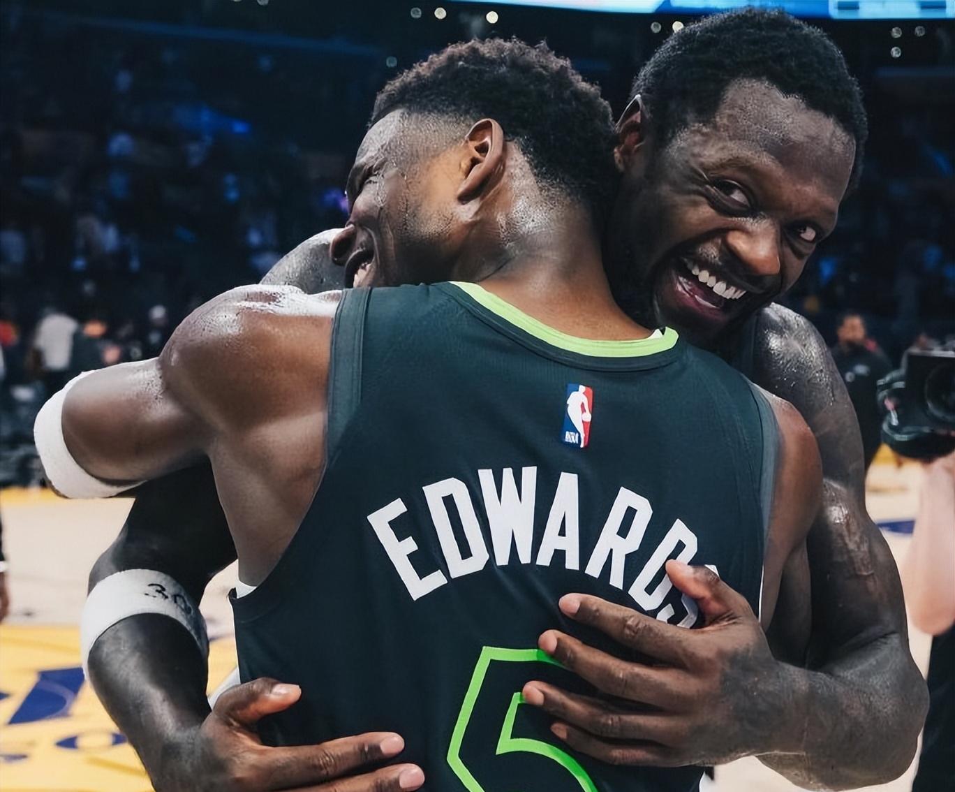 新疆队碾压尼克斯,布伦森刷新纪录 新疆队碾压尼克斯,布伦森刷新纪录