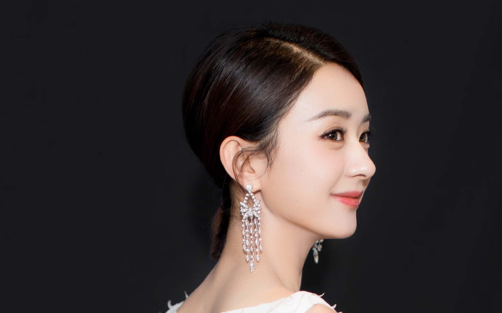 开云体育在线-沉默大师与失衡棋局,京多安如何用一颗进球定义国家德比之夜