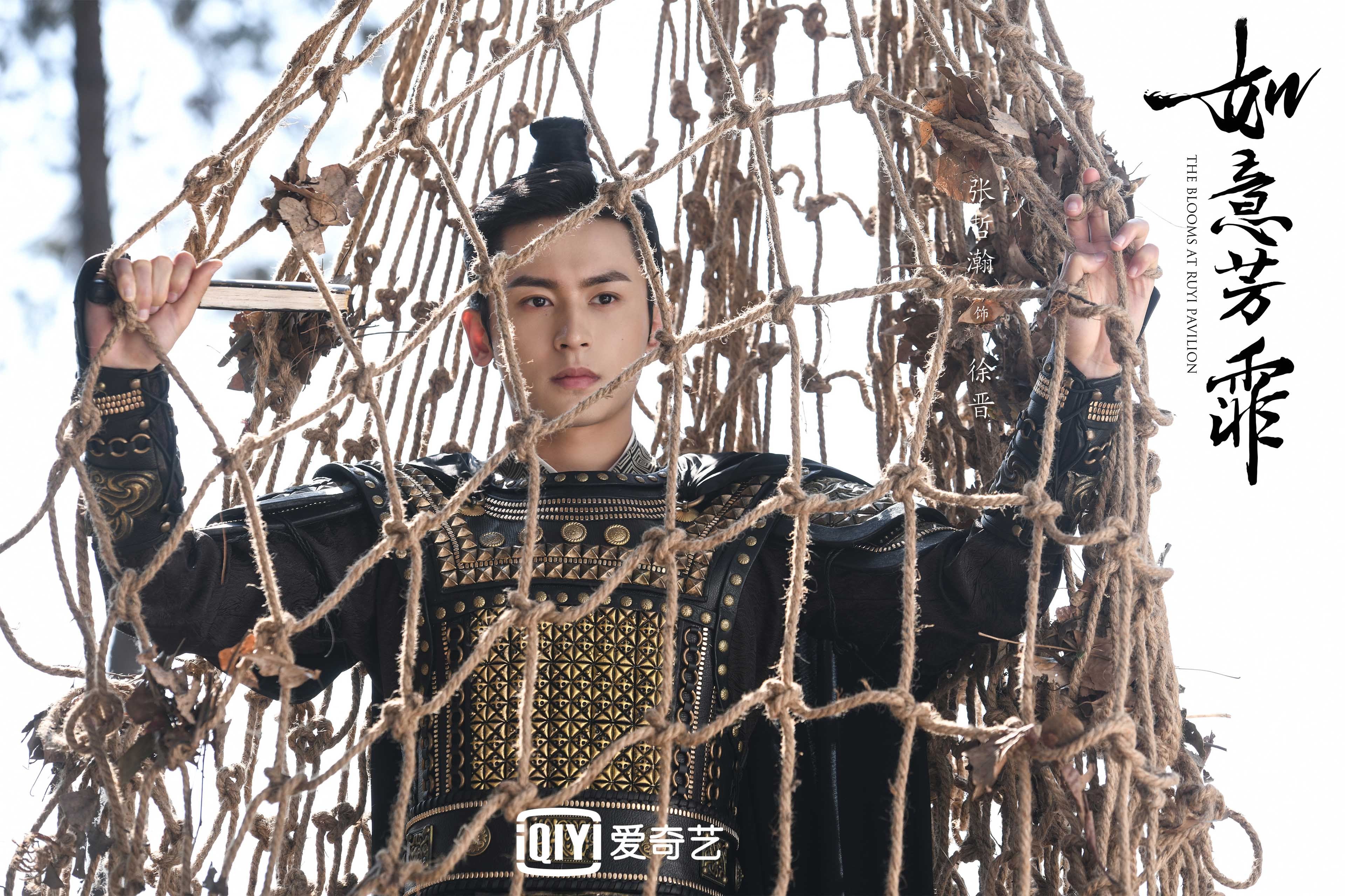 开云体育登录-莫德里奇魔法唤醒战魂，加纳诡影一击葬送大黄蜂