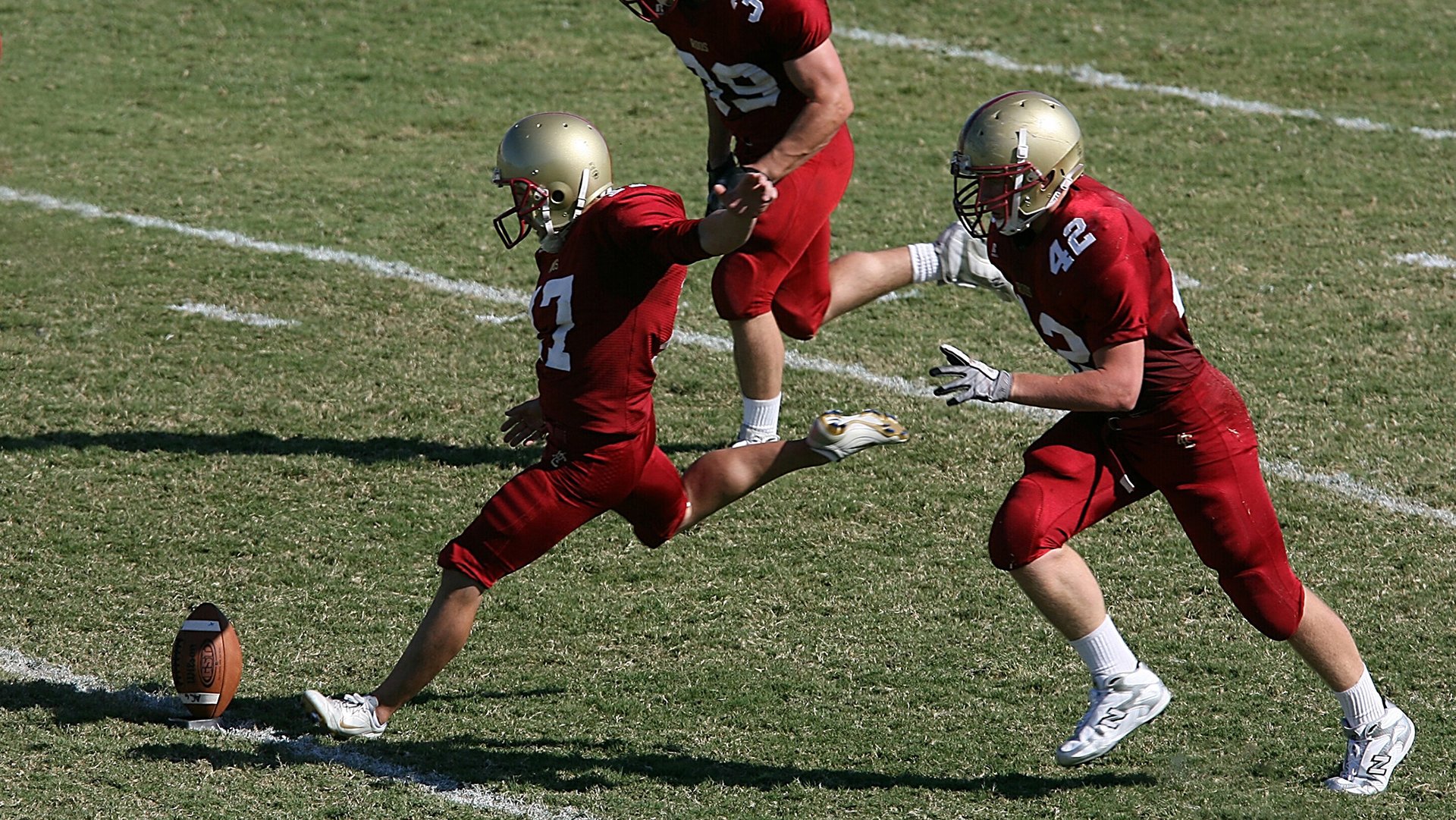 绿茵与棋局,当范戴克在禁区站定,卡塔尔在中东落子