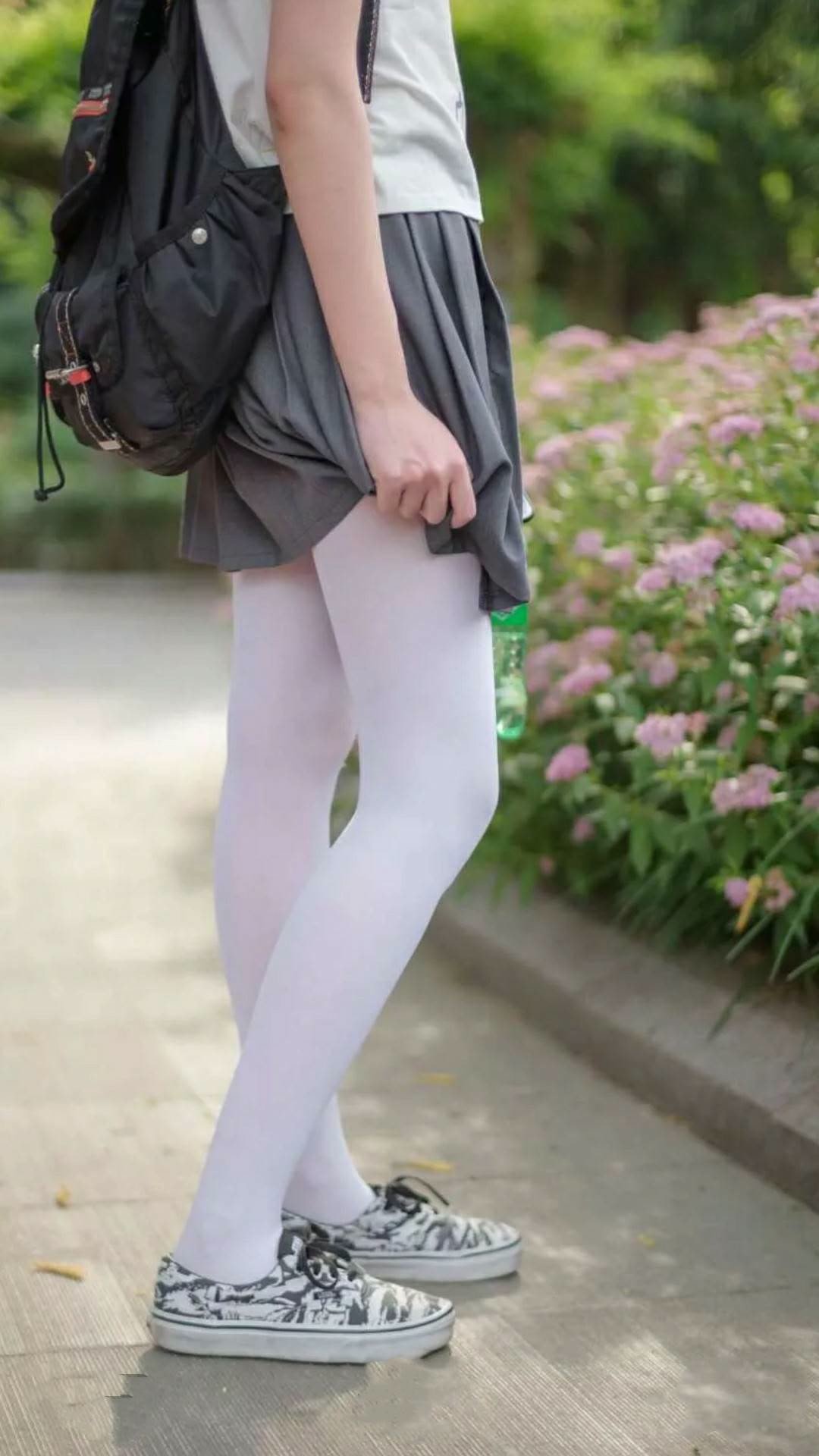 开云体育-沙漠绿茵的节奏大师，玻利维亚裁判如何用哨声为莫德里奇搭建终极舞台